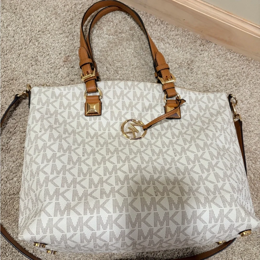 Michael Kors Cream and Tan Logo Tote - Picture 1 of 5